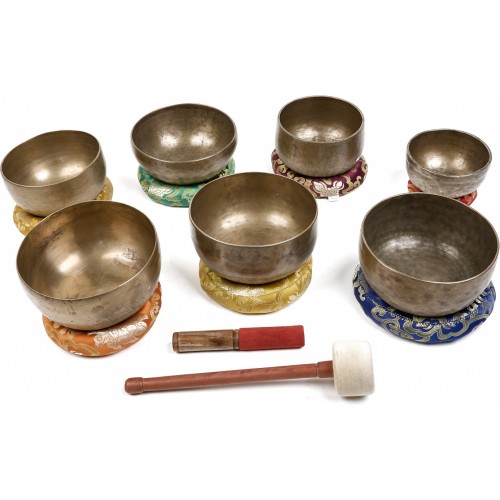 Chakra set of old Himalayan singing bowls
